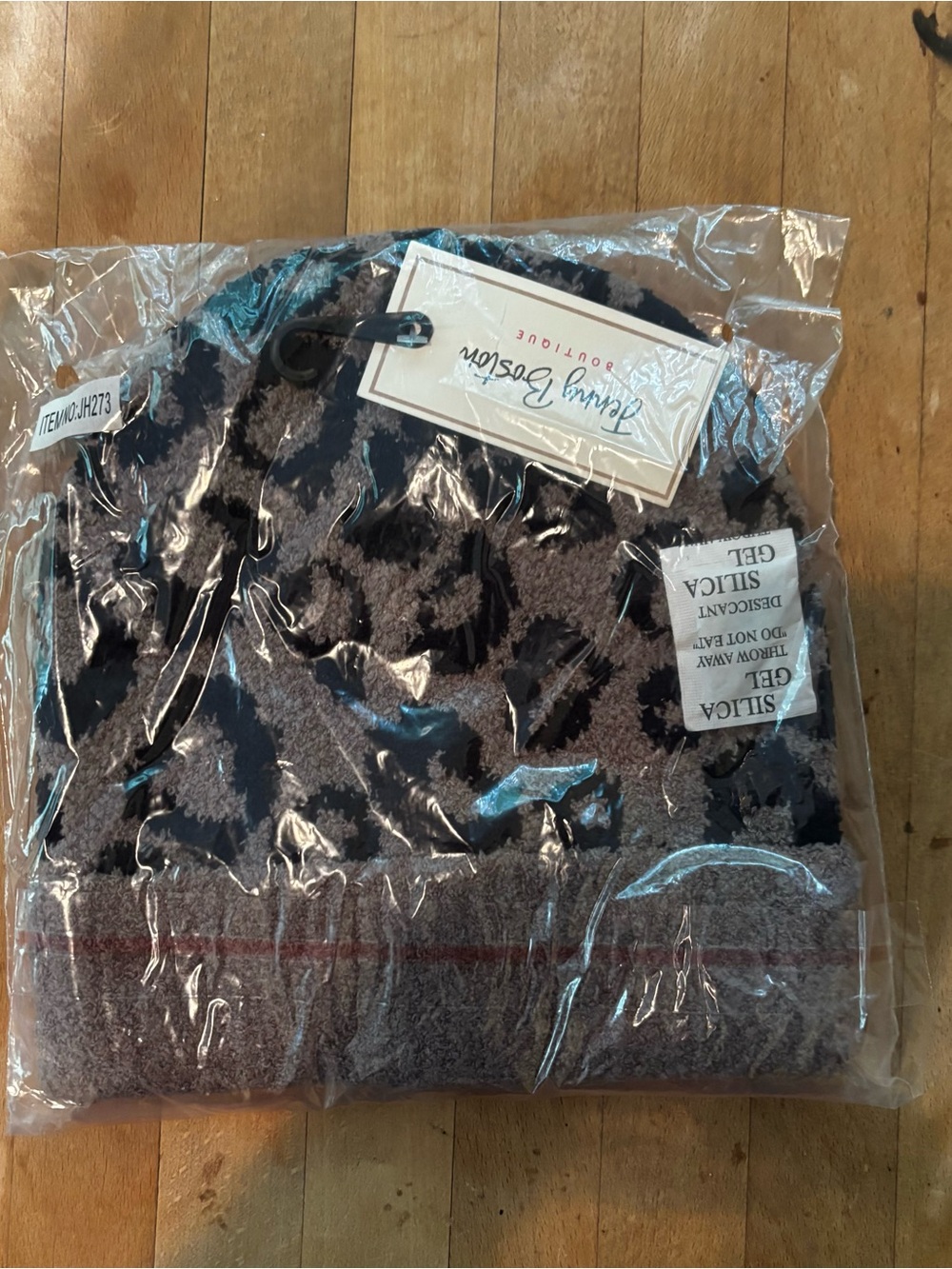 Jenny Boston Boutique Leopard Print Beanie toupe/ Black New
